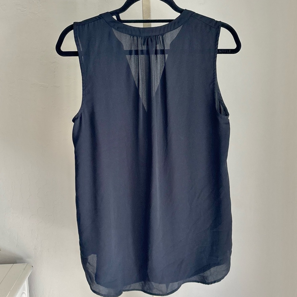 Mossimo Black Chiffon Rounded Hem Split V-neck Tank, Medium - Picture 4 of 7
